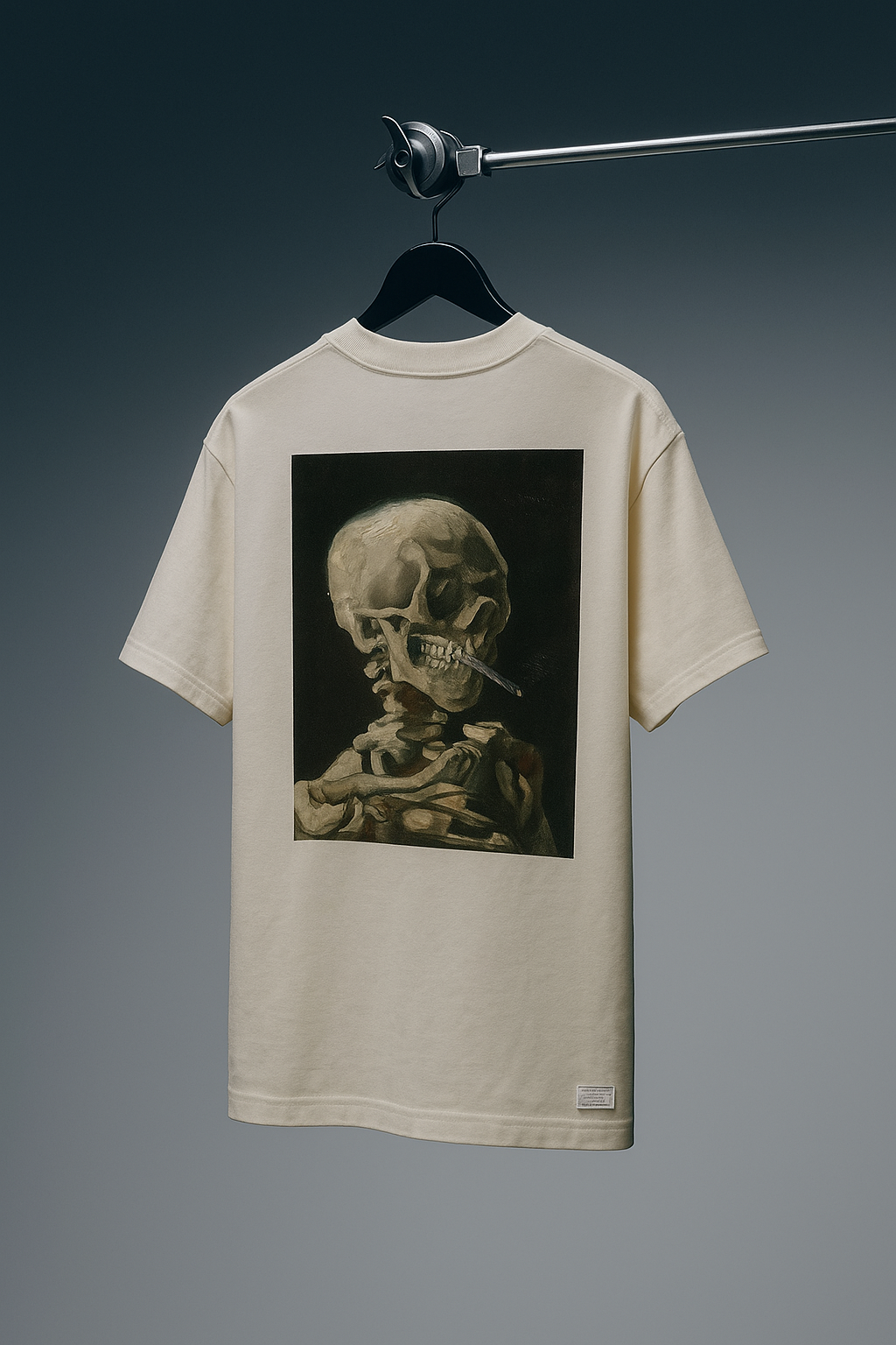 Cabeza de Esqueleto fumando un cigarro  – T-Shirt